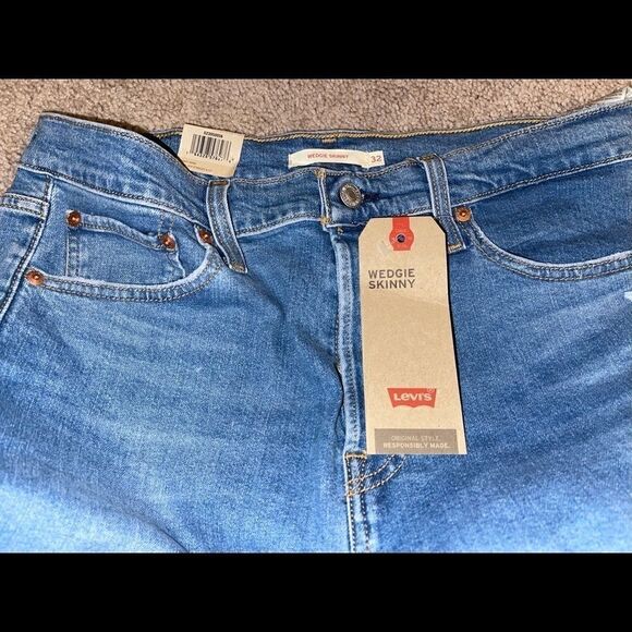 COPY - Levi’s high waisted wedgie skinny blue jeans 14 NWT - Picture 4 of 7